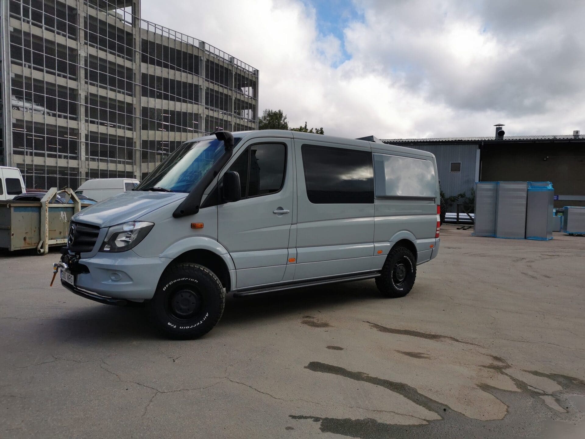 Kileprof — Mercede-Benz Sprinter 4x4 Custom Matkabuss