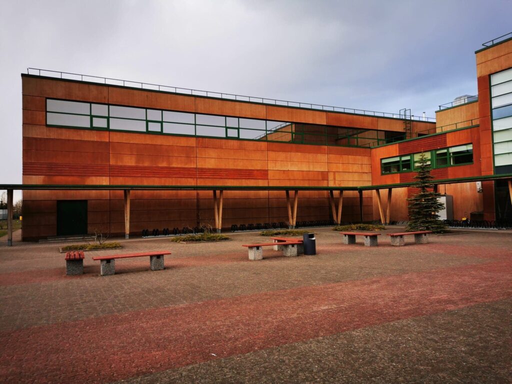 Peetri kooli spordihoone